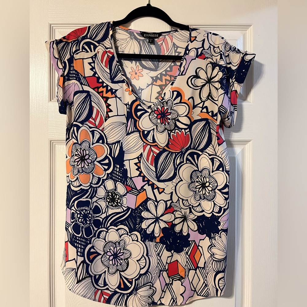 Express Top Size Medium floral with Blue, Pink and Peach